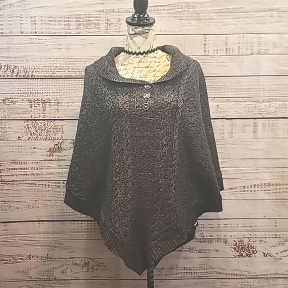 Karen Scott knit poncho - Picture 1 of 6